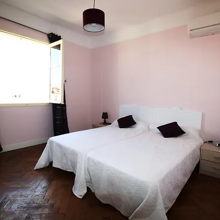Apartman En Plein Centre De *